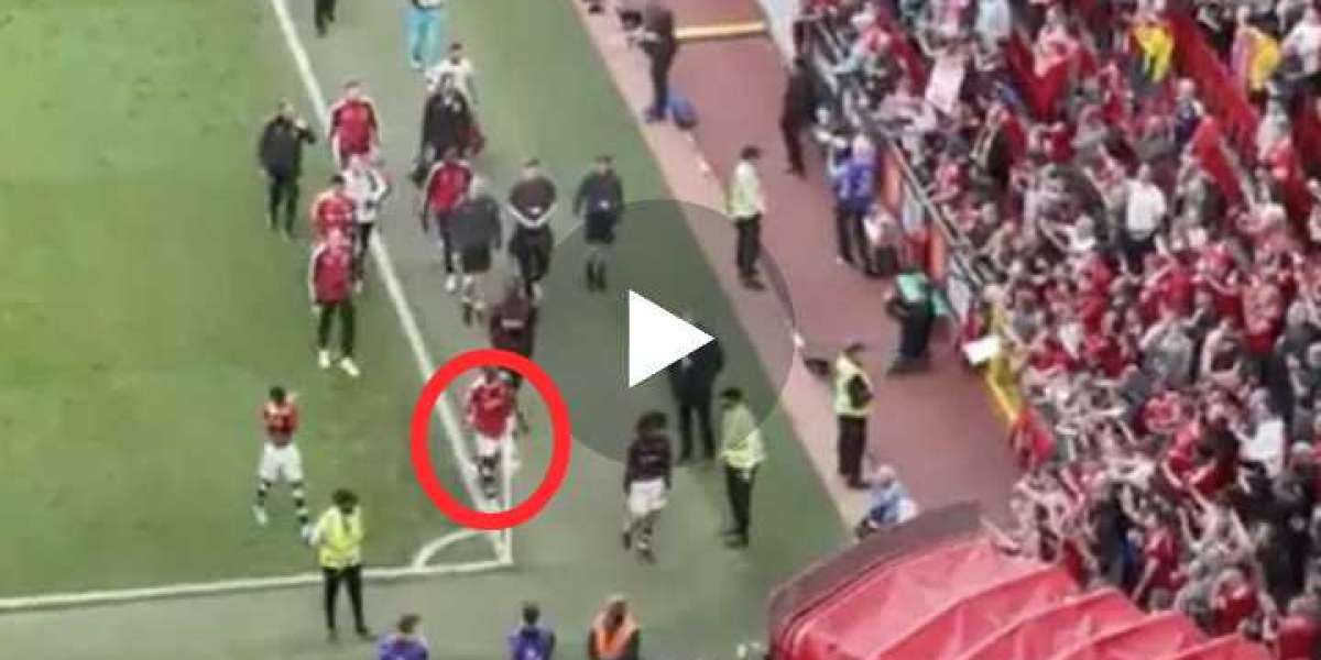 Watch Video- After a 3-2 victory over Norwich City, Manchester United fans booed a midfielder at the end of the match.