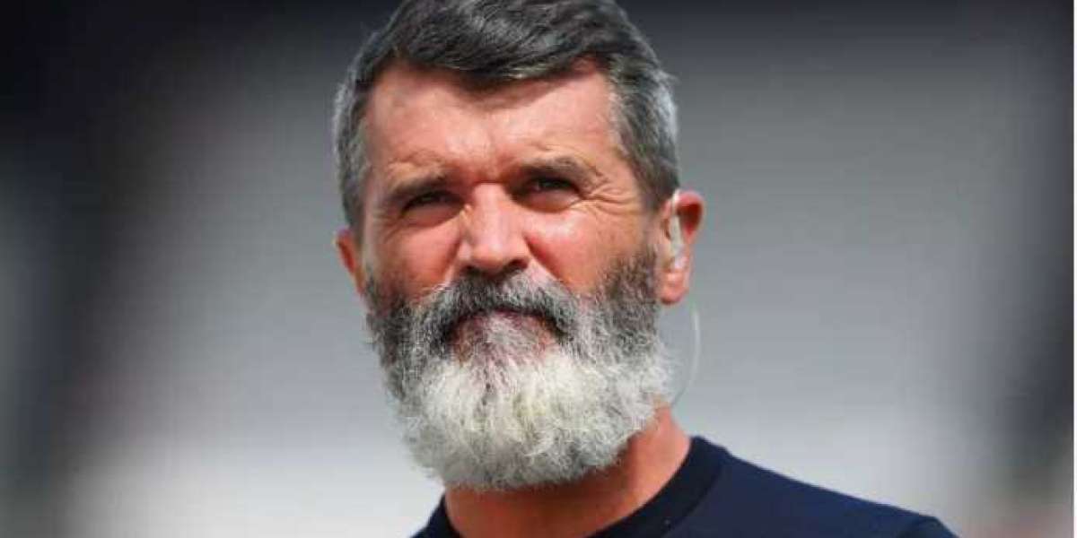 Roy Keane criticizes a Manchester United player for a bad play against Reading, stating, "It drives me insane."