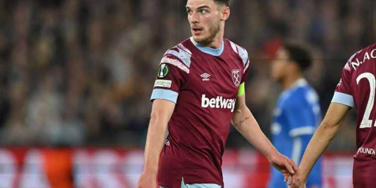 Arsenal preparing Declan Rice transfer talks, but Fabrizio Romano says two other clubs monitoring the situation.